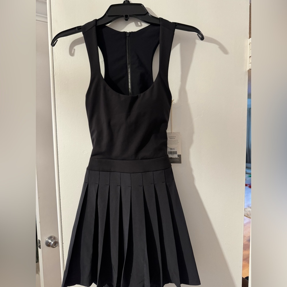 Vuori Performance Dress NWT - Picture 2 of 6